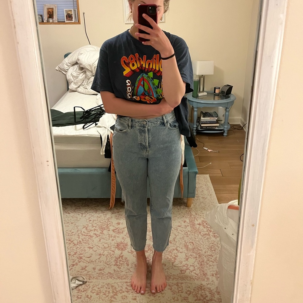 Pacsun high waisted light wash jeans (size: 6)